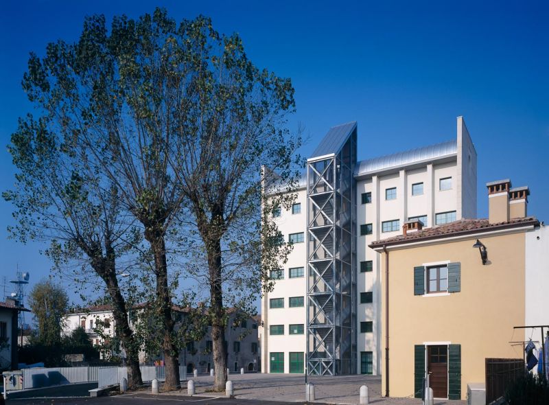 Residential and office building, Aldo Rossi, Este | Padova, Italy