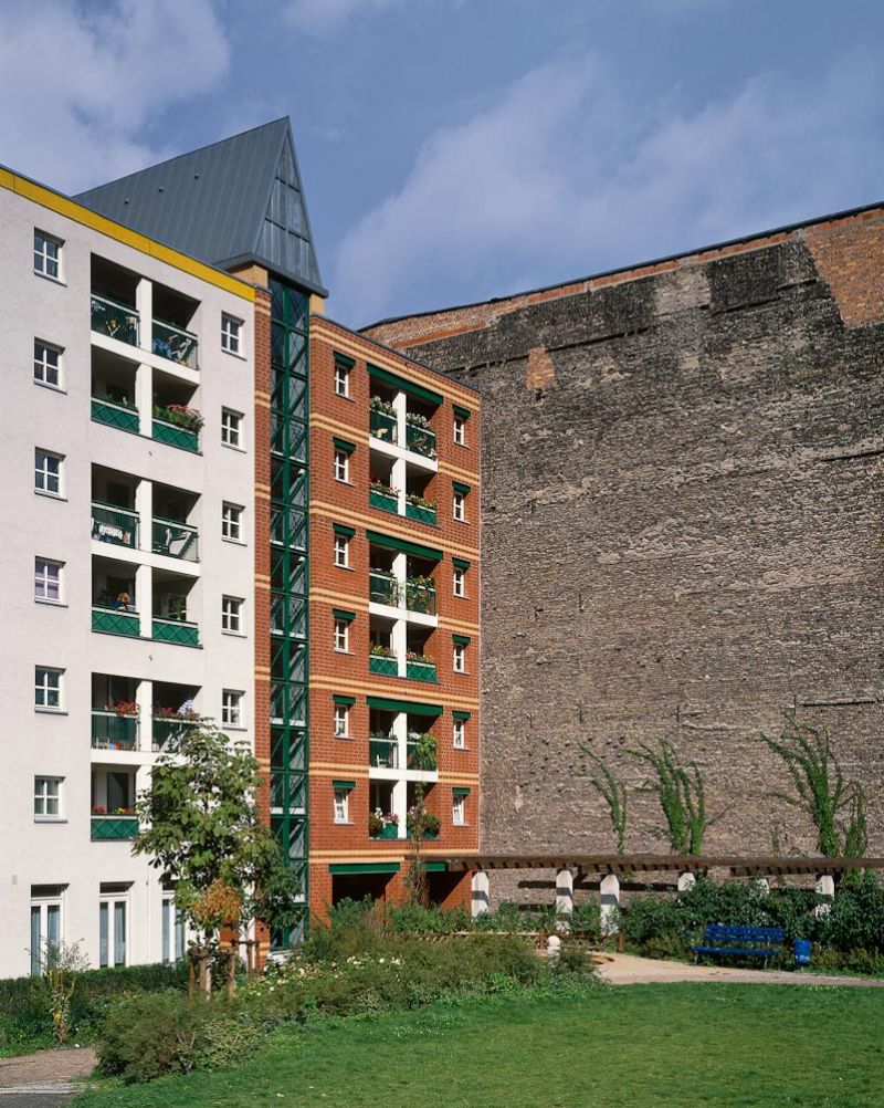 Residential building | Wilhelm- and Kochstrasse, Aldo Rossi, Berlin, Germany