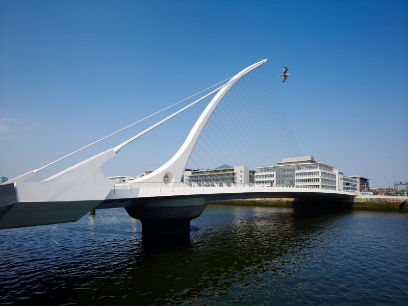 Samuel Beckett bridge crossing the river Liffey, Santiago Calatrava, Dublin, Ireland