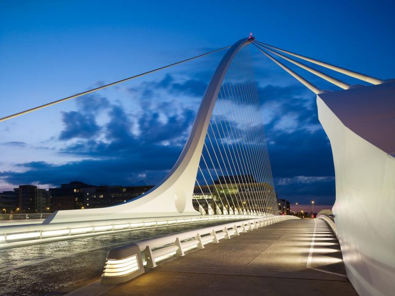 Samuel Beckett bridge crossing the river Liffey, Santiago Calatrava, Dublin, Ireland