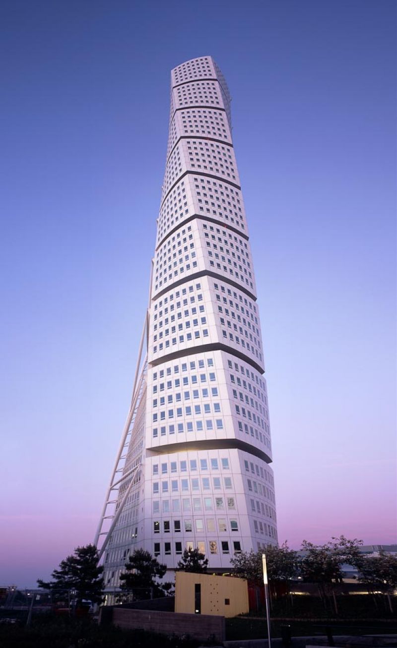 Turning Torso | Office   Apartment building, Santiago Calatrava, Malmoe, Sweden