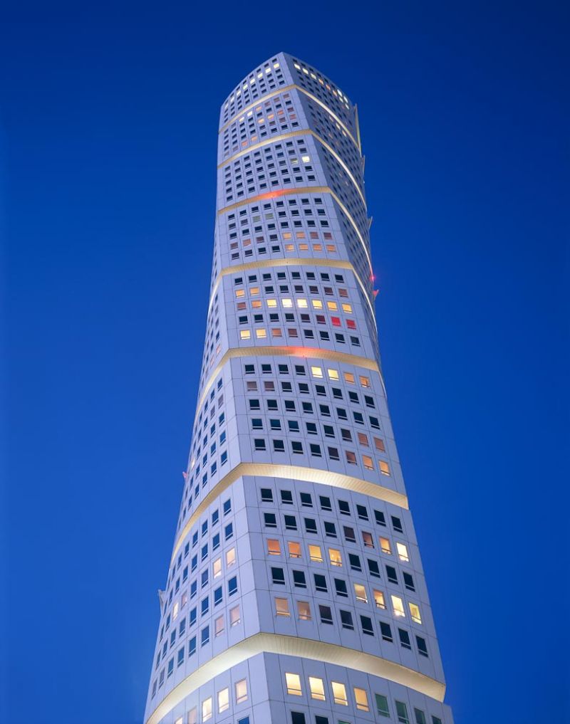 Turning Torso, Office + Apartment building, 
Architect: Santiago Calatrava, Malmoe, Sweden