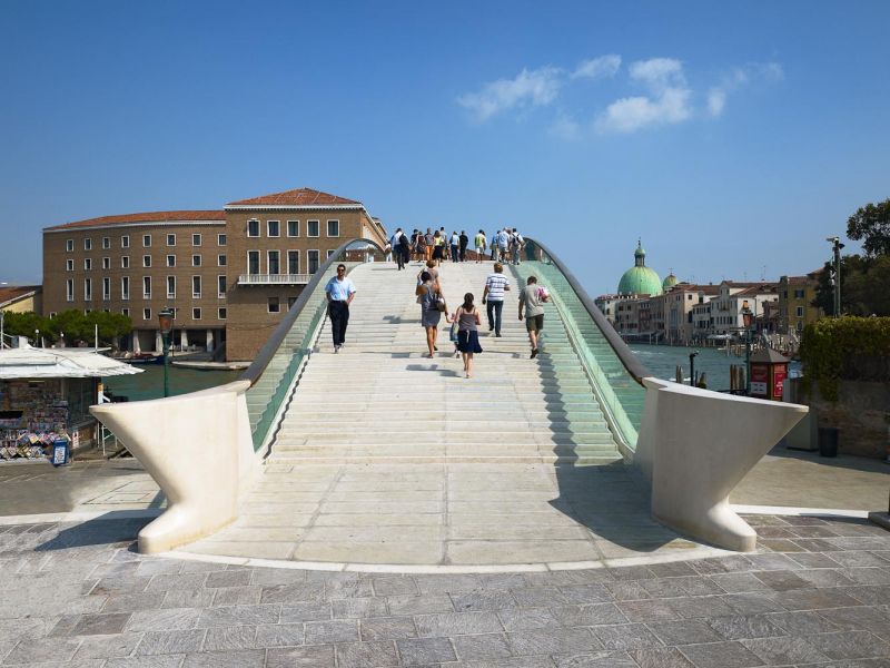  Ponte della Costituzione crossing the Canale Grande, Santiago Calatrava, Venice, Italy