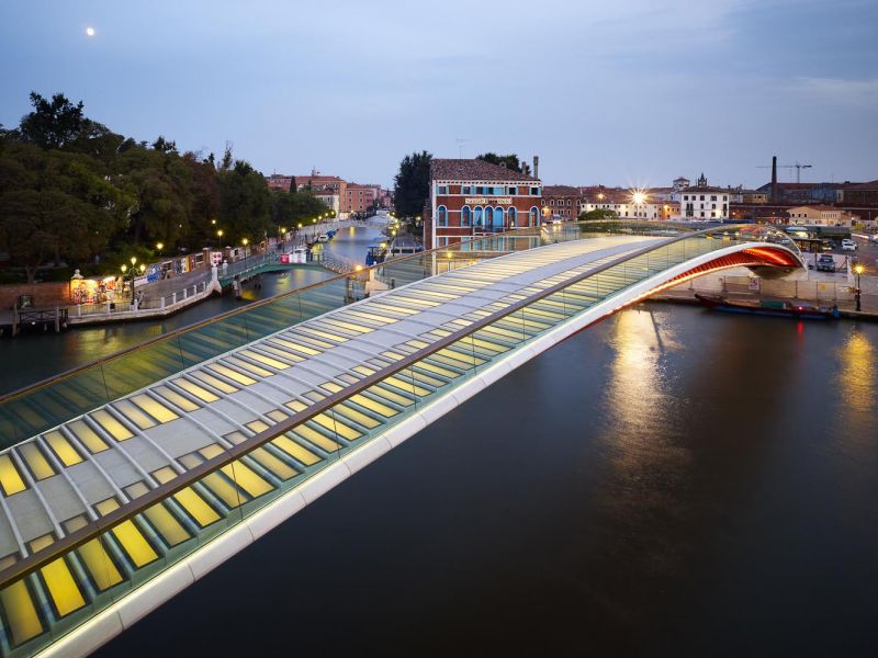  Ponte della Costituzione crossing the Canale Grande, Santiago Calatrava, Venice, Italy