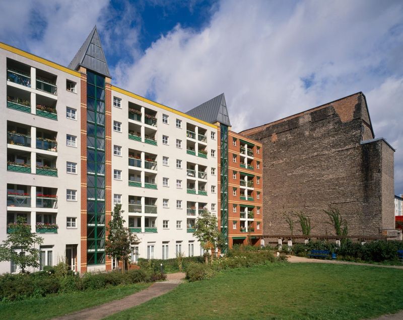 Residential building | Wilhelm- and Kochstrasse, Aldo Rossi, Berlin, Germany